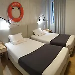 אכסניה Porto Velho Boutique מדלנה